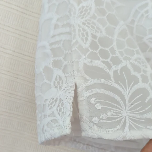 White House Black Market Floral Lace Blouse - Picture 8 of 8